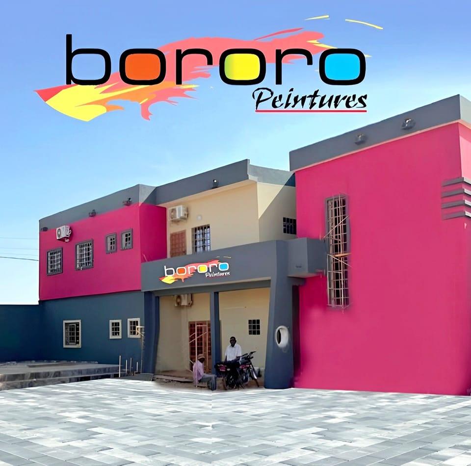 Showroom Bororo Peintures à Niamey.